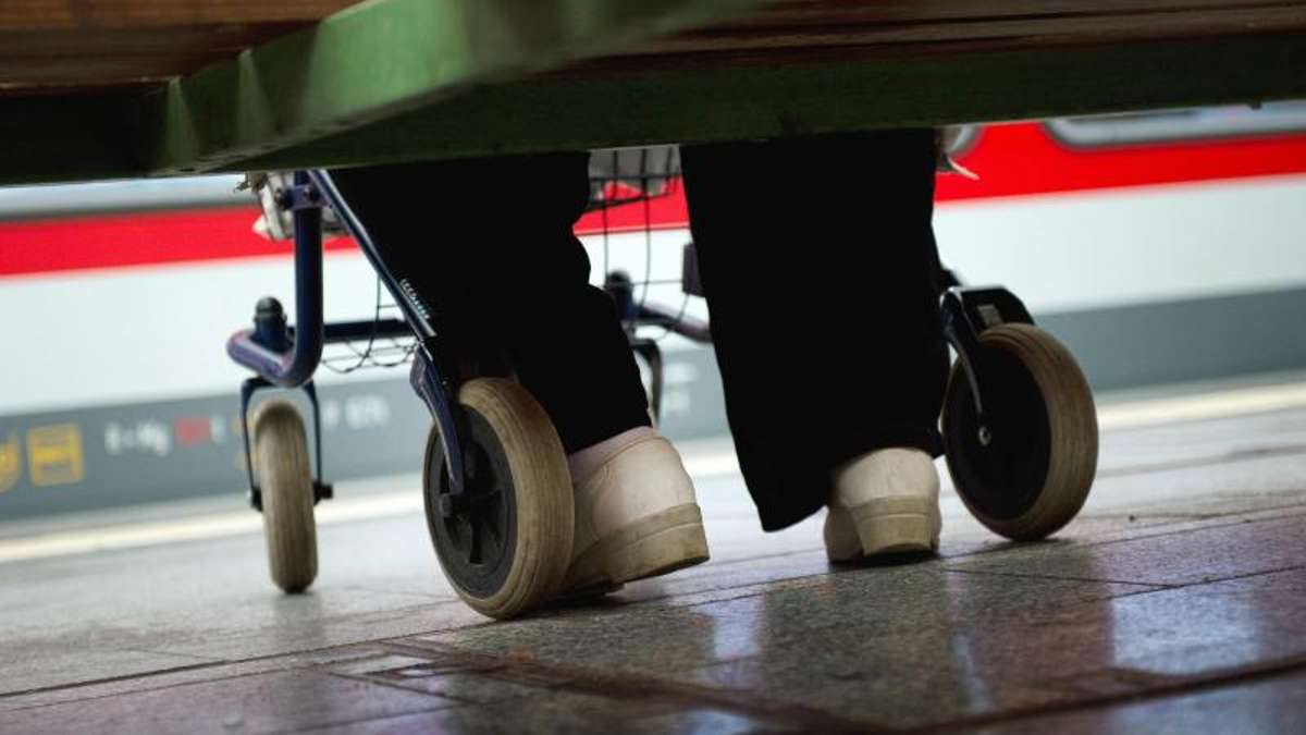 Coburg: Unbekannte klauen Rollstühle und Rollatoren