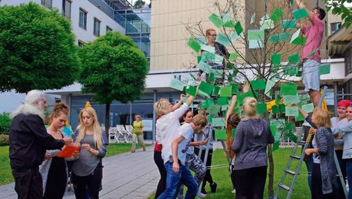 Kronach: Poesie lässt Baum erblühen
