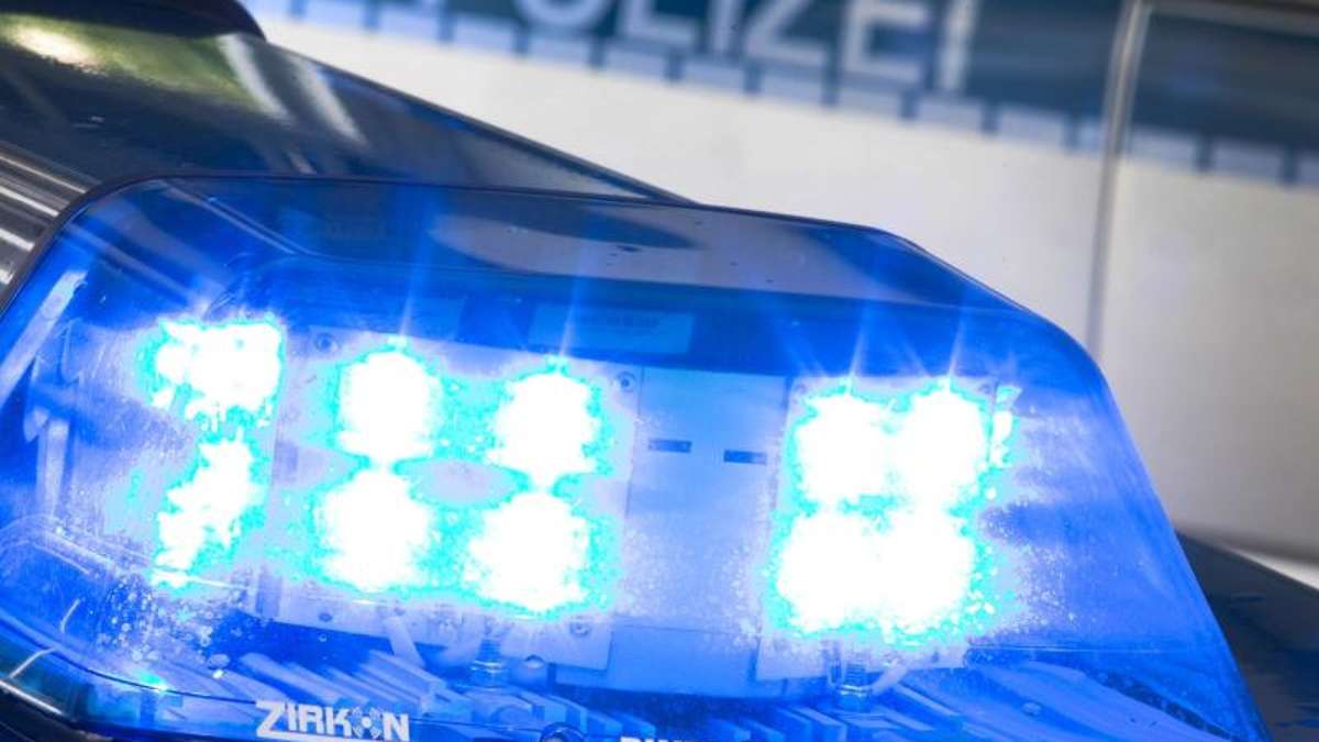 Lichtenfels: Sattelzug rammt BMW an Leitplanke