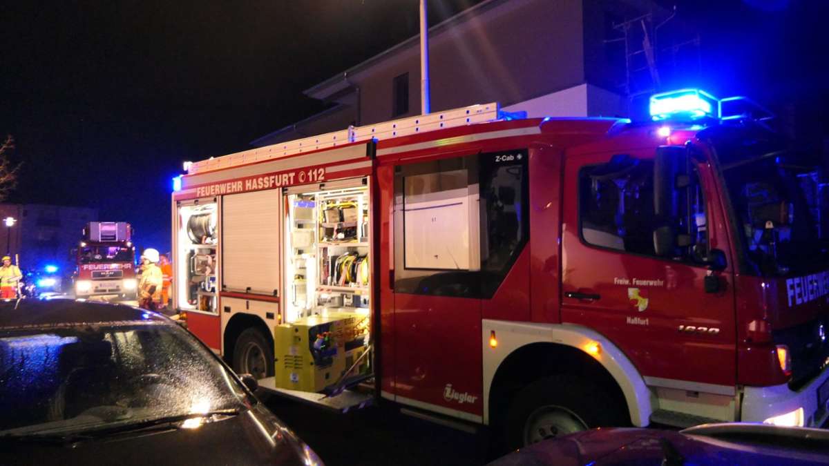 Feuer in Haßfurt: Zimmerbrand in einem Mehrfamilienhaus