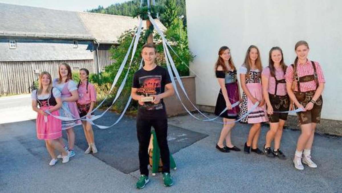 Kronach: Förtschendorfer tanzen sich in Kitzbühel aufs Podium