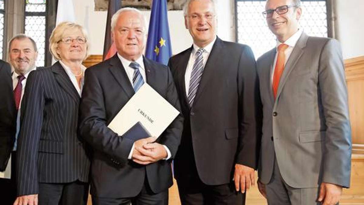 Lichtenfels: Kommunale Verdienstmedaille für Helmut Fischer