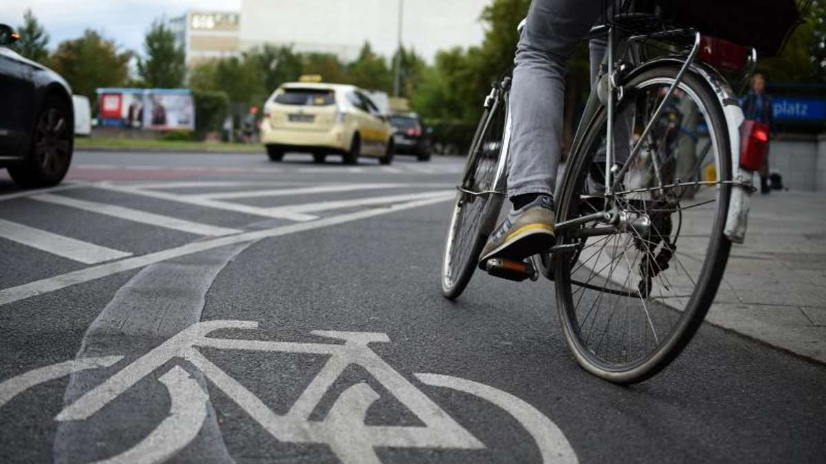 Coburg: Achtjähriger Fußgänger bringt Radfahrer zu Fall