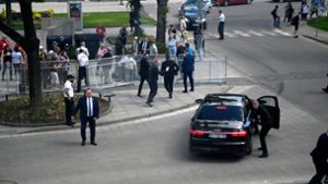 Slowakischer Regierungschef nach Schüssen in Lebensgefahr