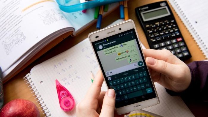 Kronacher Mittelschule testet Handys im Unterricht