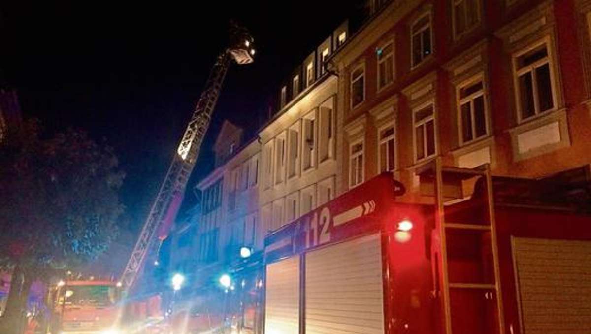 Coburg: Feuerwehr evakuiert Hausbewohner