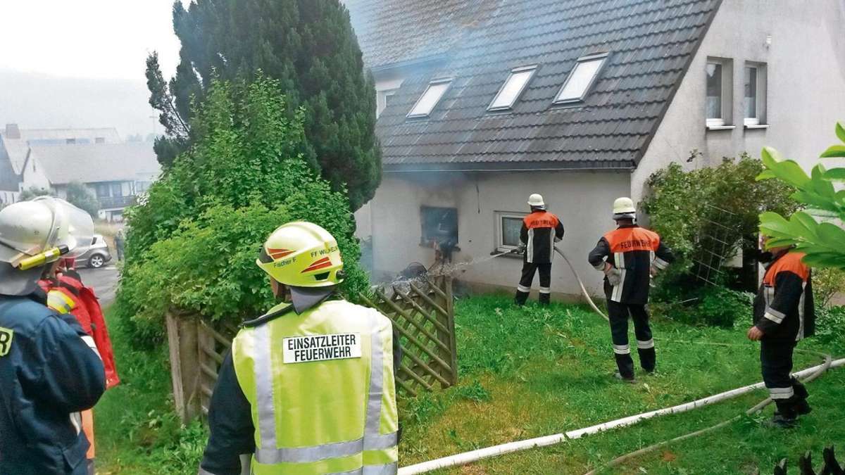 Kronach: Hausbrand durch Funkenflug: 70.000 Euro Schaden