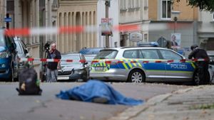 Angriff in Halle wirft Fragen auf - Zentralrat kritisiert Polizei