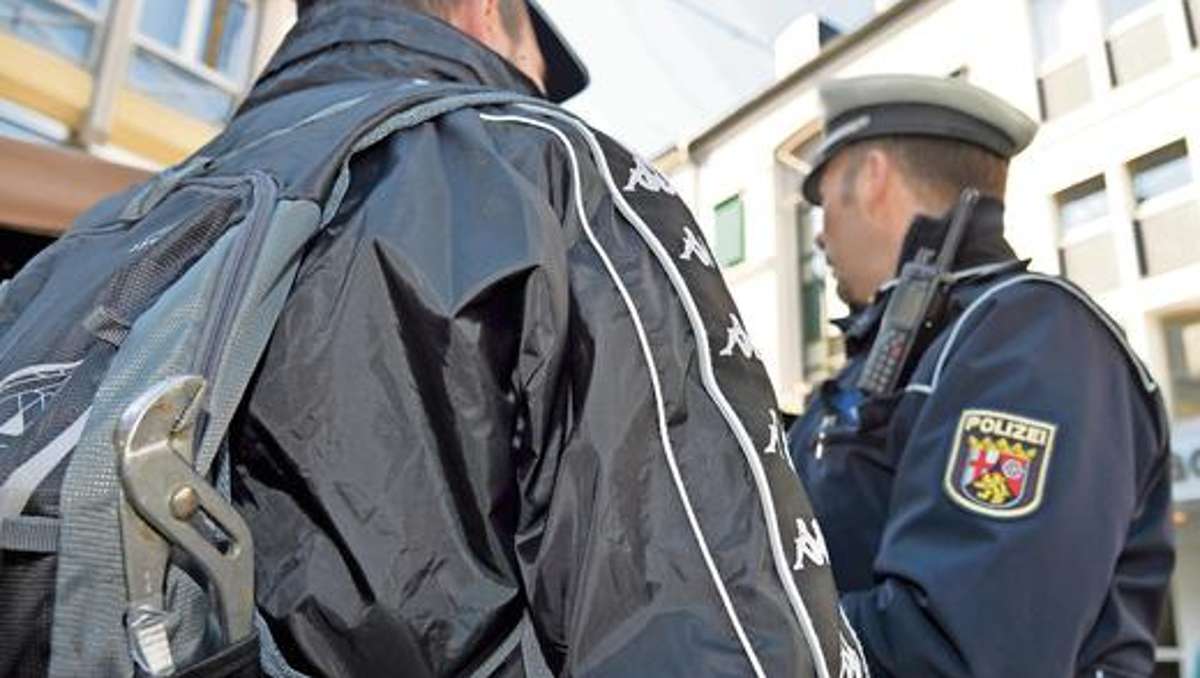 Länderspiegel: Falsche Gerüchte behindern die Polizei