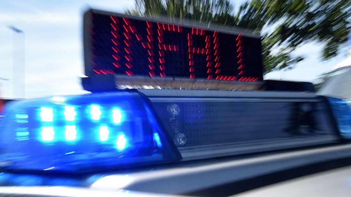 Coburg: Hoher Schaden: 49-Jähriger rammt geparkte Autos