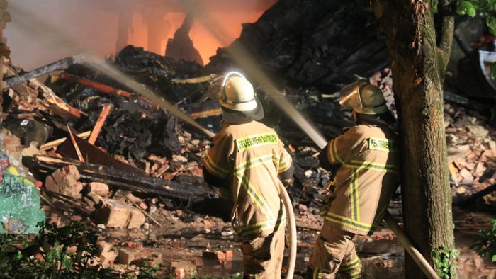 Katastrophenalarm nach Brand in Diskothek: Acht Menschen verletzt