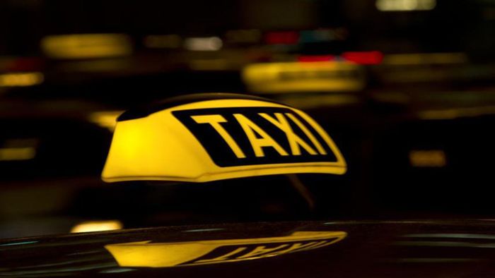 Von Taxifahrer abgewiesen – Mann randaliert