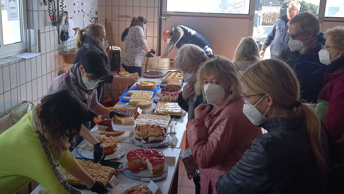 Tolle Aktion in Lahm und Hesselbach: Kuchen und Co. bringen 2370 Euro für  die Ukraine