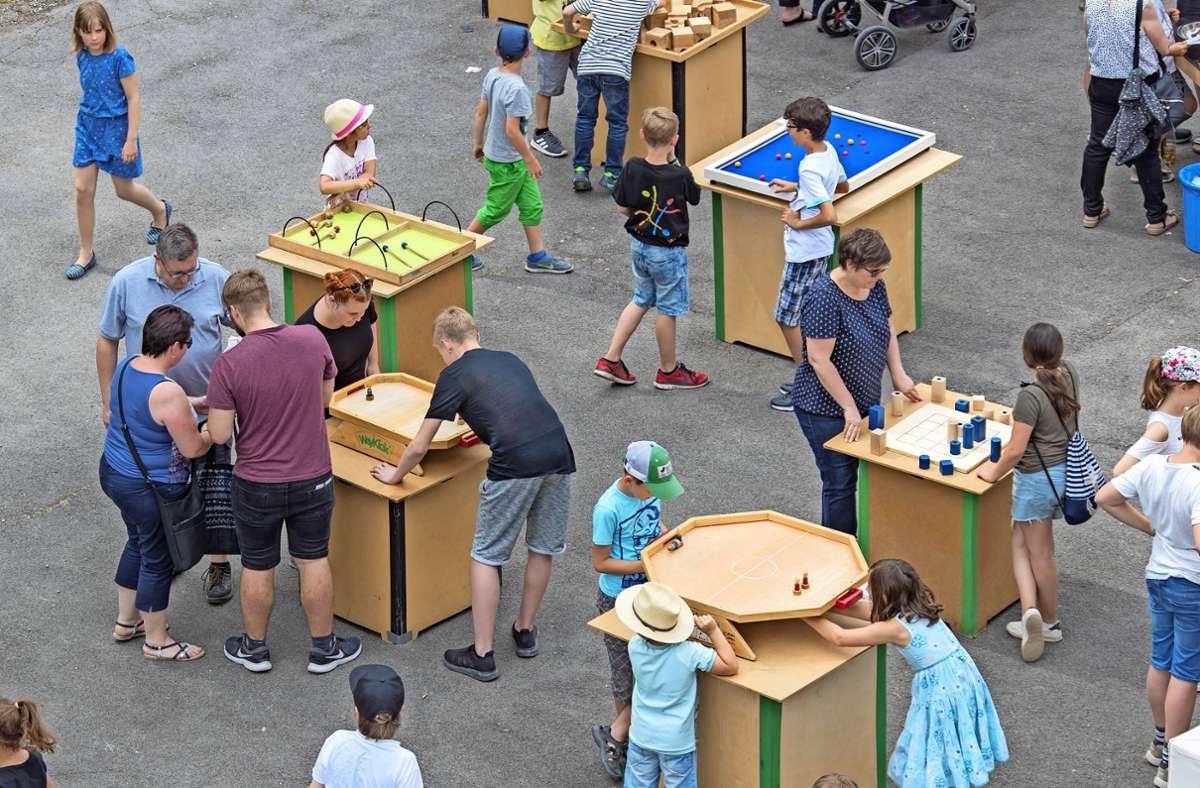 Am kommenden Sonntag gibt es im Schloss Eyrichshof gleich mehrere Spielmobile zur Auswahl und erstmalig Lernspiele zum Thema „Klima“. Foto: Rudolf Hein