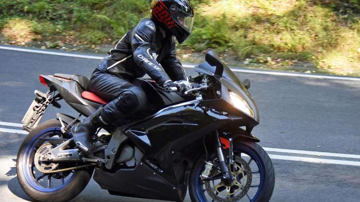 Coburg: Sturz in Kurve: Motorradfahrer aus Rödental verletzt