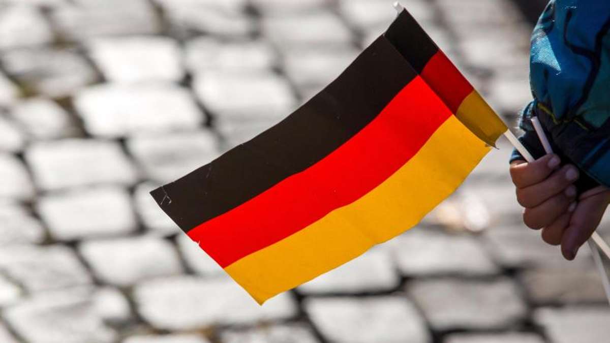 Coburg: Dieb flieht mit Deutschland-Fahne