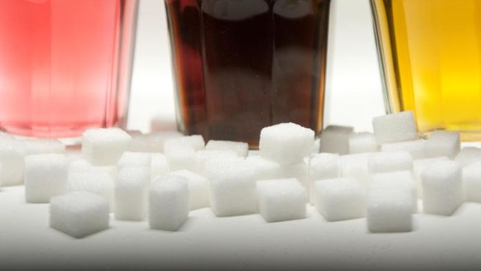 Zucker in Süßgetränken: Wie kann der Konsum gesenkt werden?