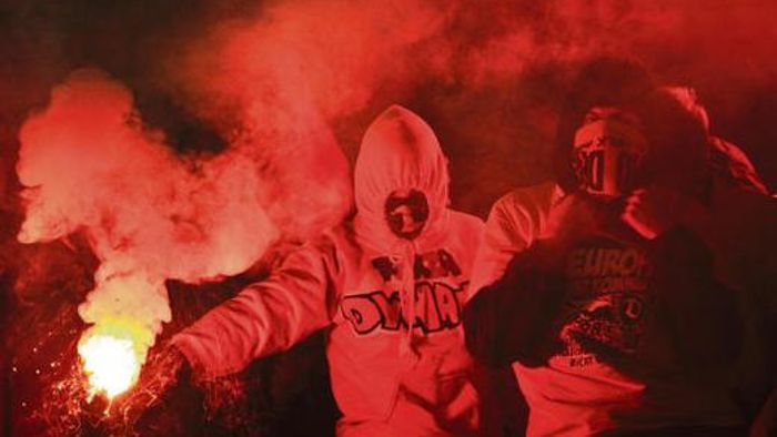 Dynamo-Fans halten Polizei in Atem