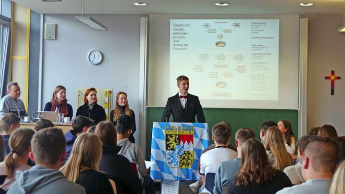Kronacher Realschule II: Klassenzimmer wird zum Landtag