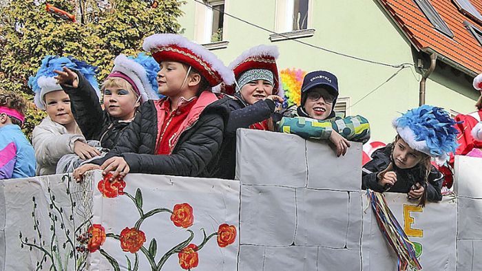 Rotkäppchen und Ritter feiern in Ermershausen