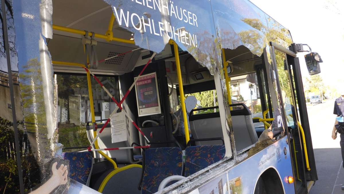 Coburg: Autofahrer rammt Coburger Stadtbus
