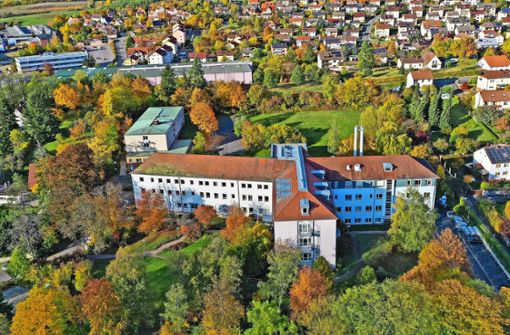 Blick von oben auf das Eberner Krankenhaus, das sich zum „Gesundheitszentrum mit einem Anspruch der sektorübergreifenden Versorgung“ wandeln soll. Foto: NP Archiv/Schöneberg