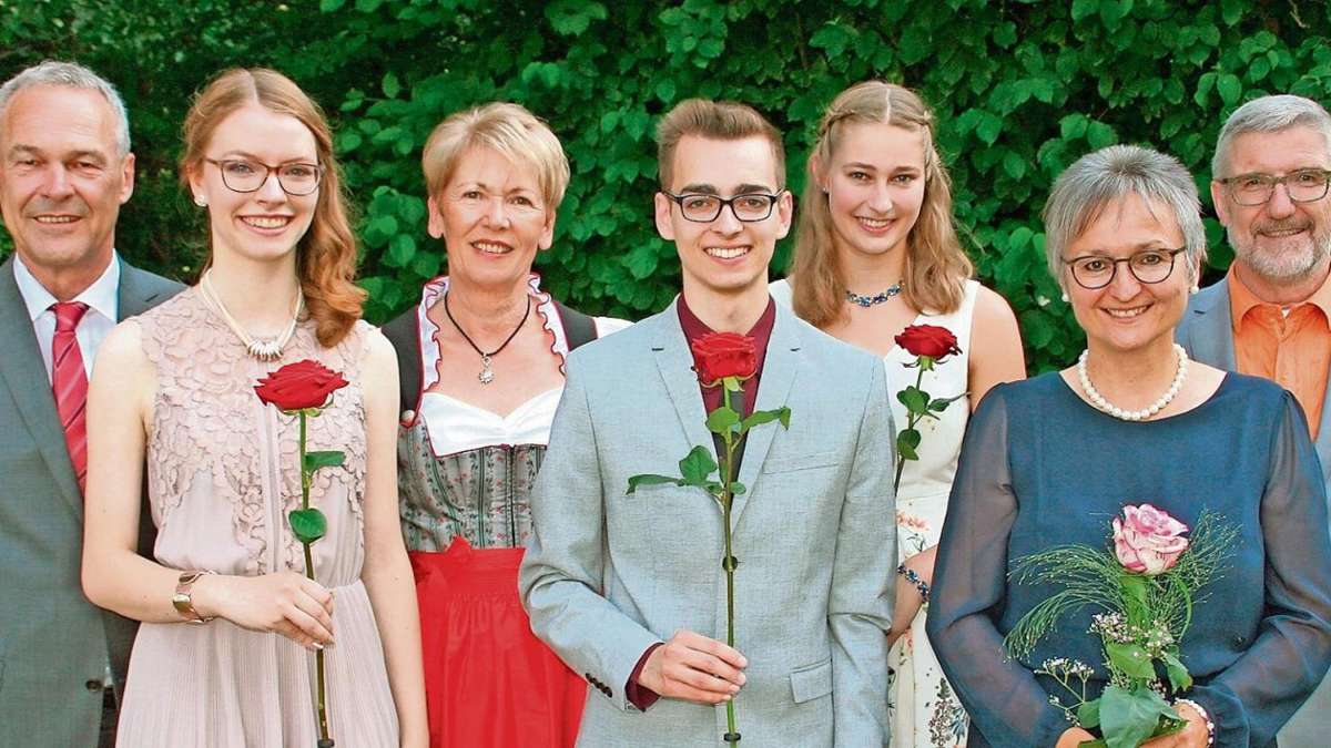 Neustadt: 24 Absolventen mit Eins vor dem Komma