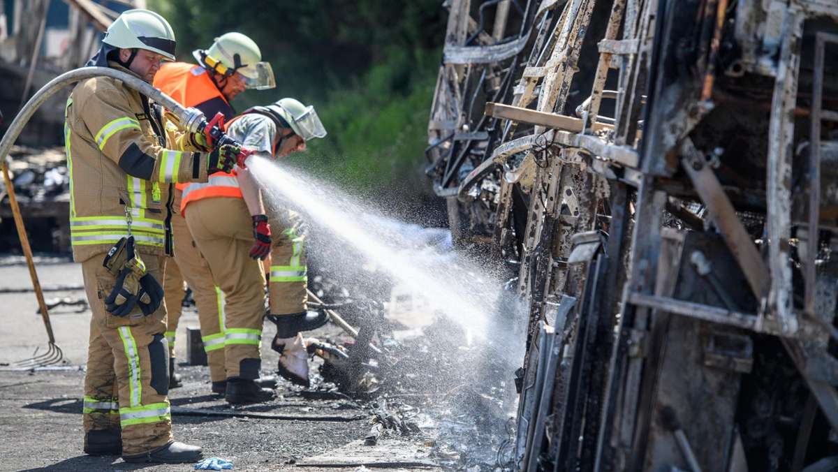Aus der Region: Buskatastrophe - Unfallursache noch unklar