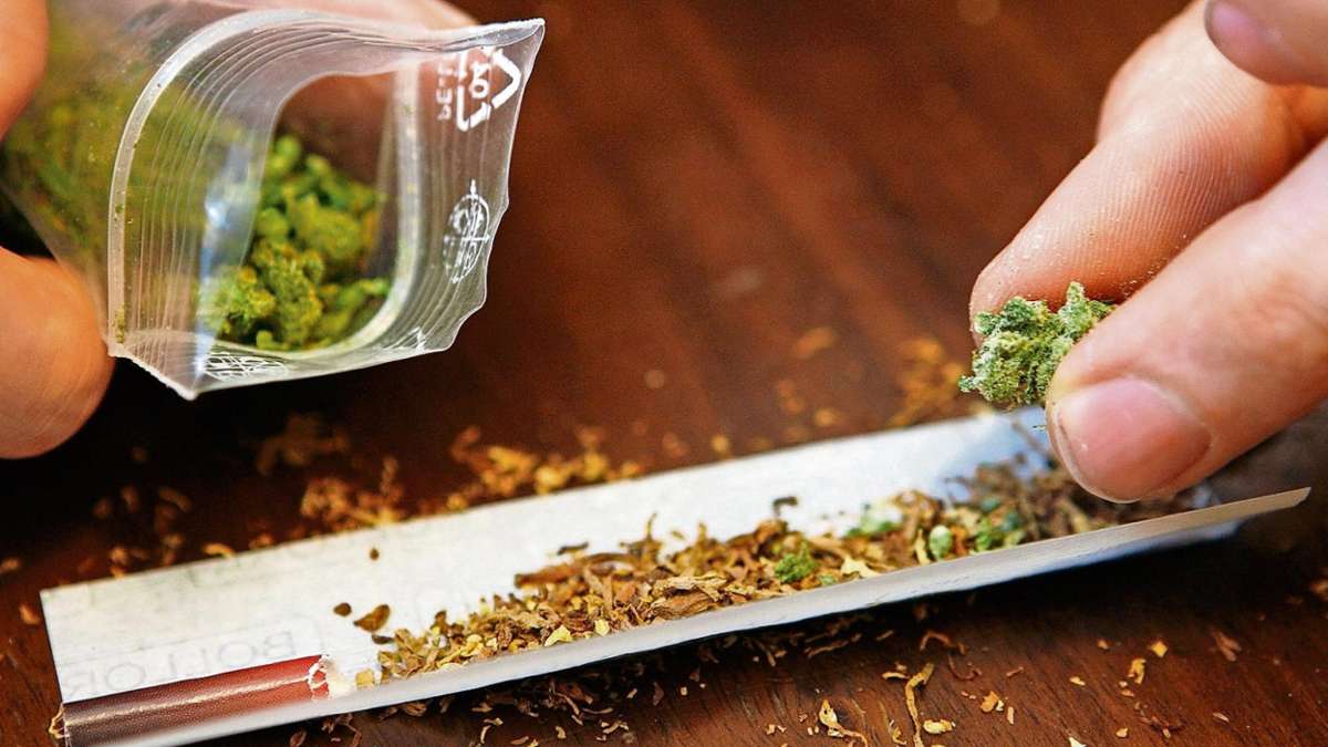 Oberfranken: Betrunkener besucht Polizei mit Marihuana im Gepäck