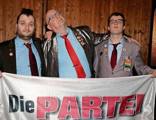 Norbert Denninger (Mitte) von der Partei "Die PARTEI" brachte es dagegen nicht auf die erforderliche Anzahl an Unterschriften Foto: Desombre