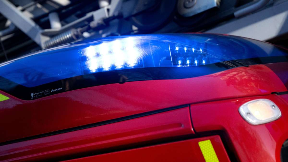 Rettungseinsatz: Drei Verletzte bei Werkstattbrand in Nördlingen