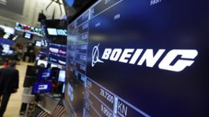 Fitch senkt Boeing-Ausblick wegen 737-Max-Problemen