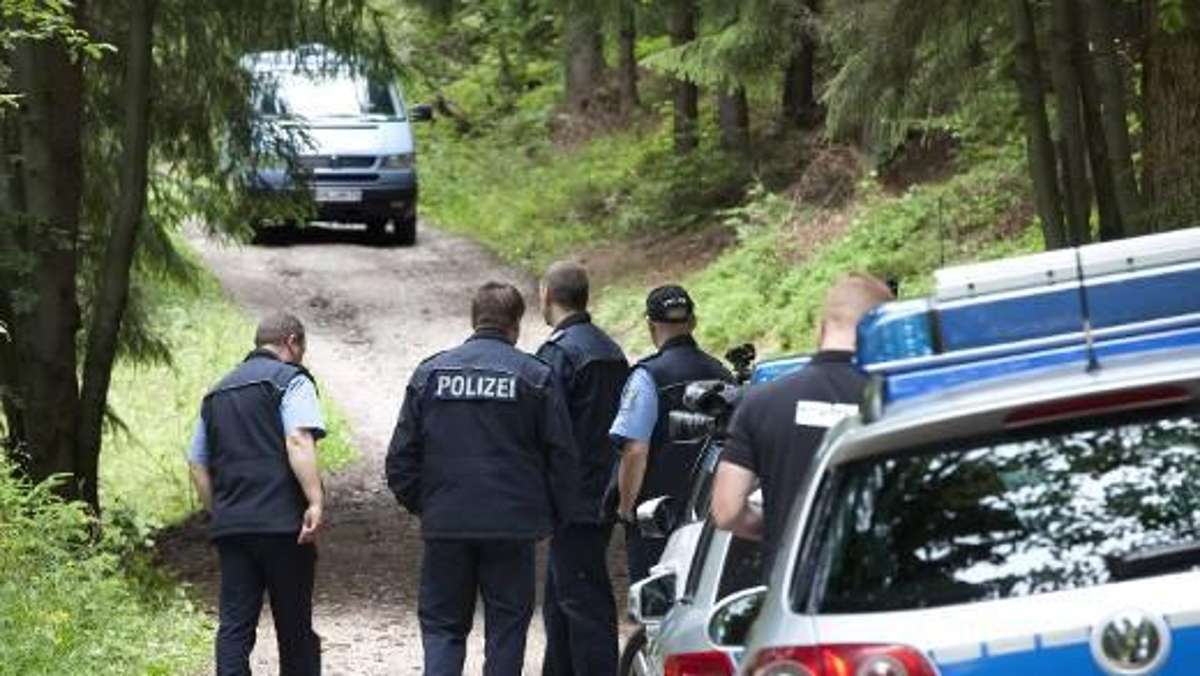 Aus der Region: Grausiger Fund: Siebenjährige wird tot im Wald gefunden
