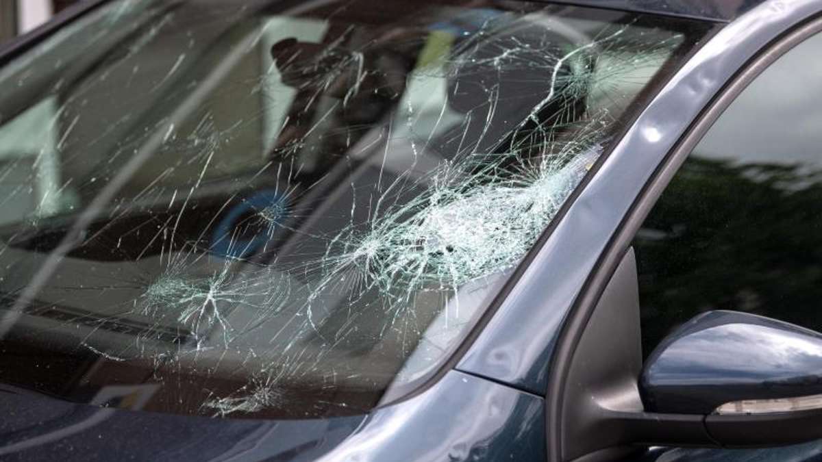 Coburg: Schäden an neun geparkten Autos