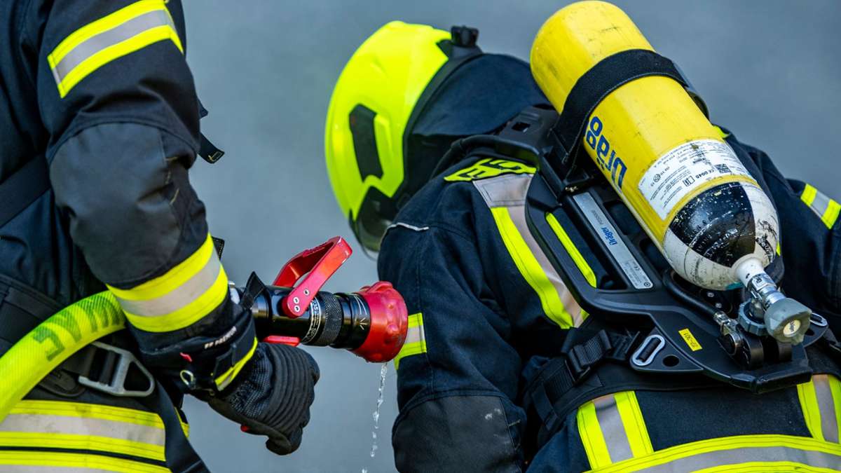München: Rauch im Feinkostladen: Bürobrand bei Käfer