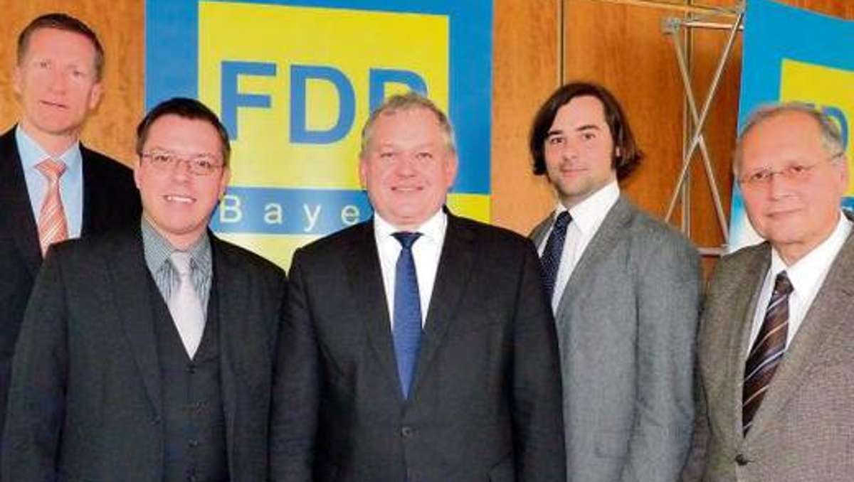 Aus der Region: FDP hält an Studiengebühr fest