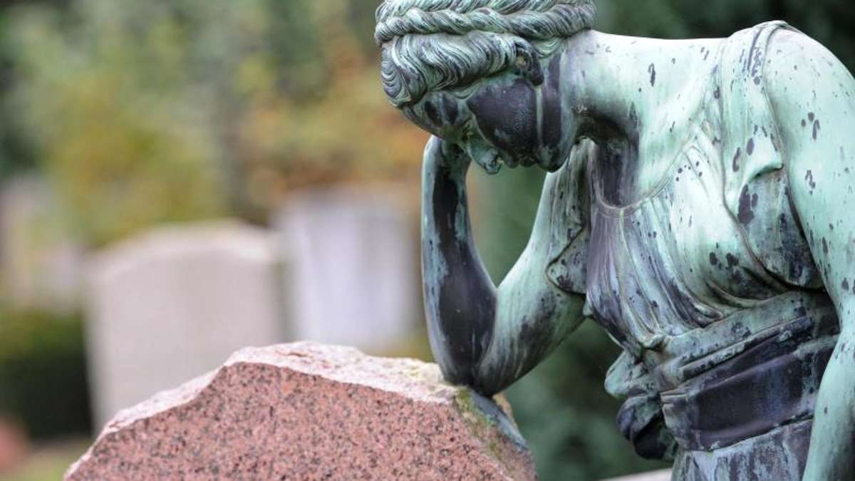 Kronach: Friedhofsdieb wird zum Gärtner