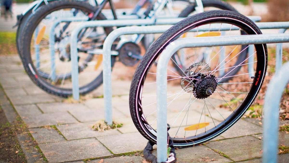 Lichtenfels: 35-Jähriger stiehlt Fahrradteile und demoliert Autos