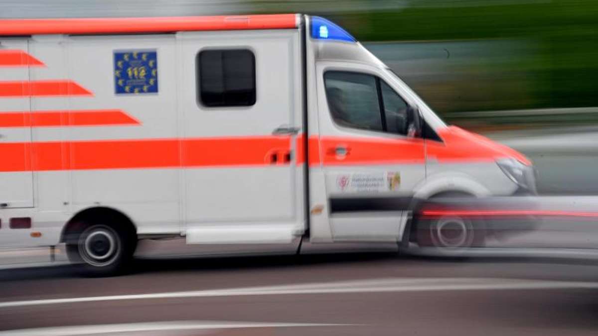 Coburg: Wheelie misslungen: 15-Jähriger landet im Krankenhaus