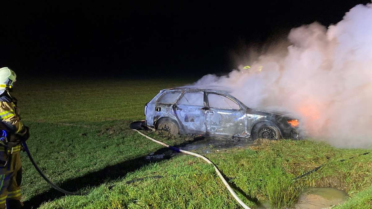 Landkreis Coburg : Jugendliche setzen nach Spritztour Auto in Brand