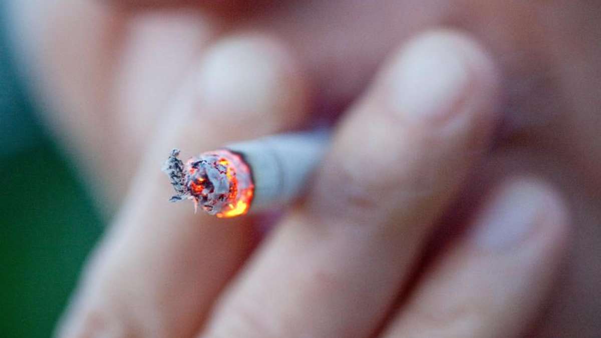 Kronach: Wegen Beschwerde: Raucher schlägt mit der Faust zu