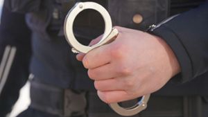 Coburg : 29-Jähriger greift Polizisten an