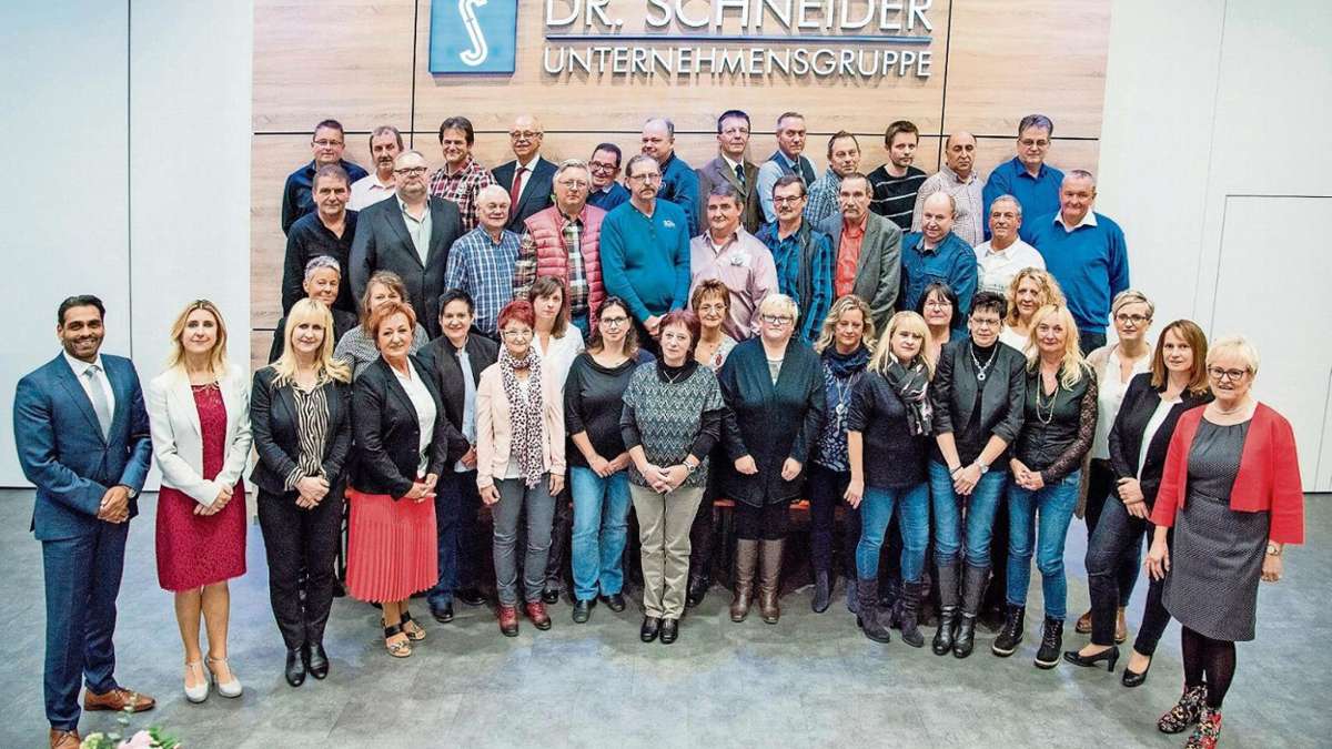 Kronach-Neuses: Dr. Schneider dankt treuen Mitarbeitern