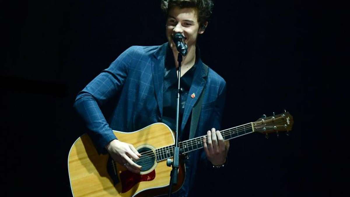 Feuilleton: MTV Europe Music Awards: Gewinner Shawn Mendes feiert mit der Oma