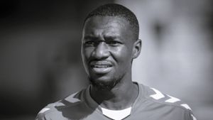 Trauer um Fußballer: Nach Tod von Diawusie: Verein äußert sich zur Todesursache