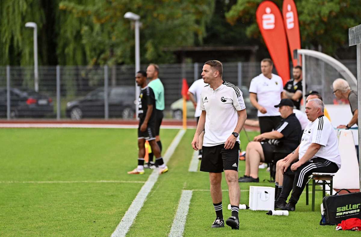 Mit dem bisherigen Saisonverlauf sehr zufrieden: Coburgs Cheftrainer Lars Müller. Foto: Hagen Lehmann/NP