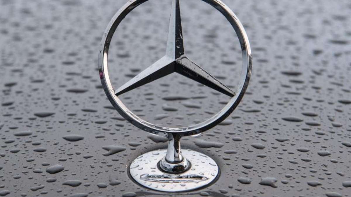 Coburg: Vandale zerkratzt fünf Autos und klaut Mercedes-Sterne