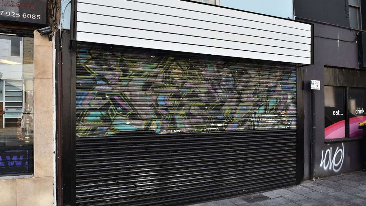 Feuilleton: Ladenbesitzerin lässt Graffiti von Banksy übermalen