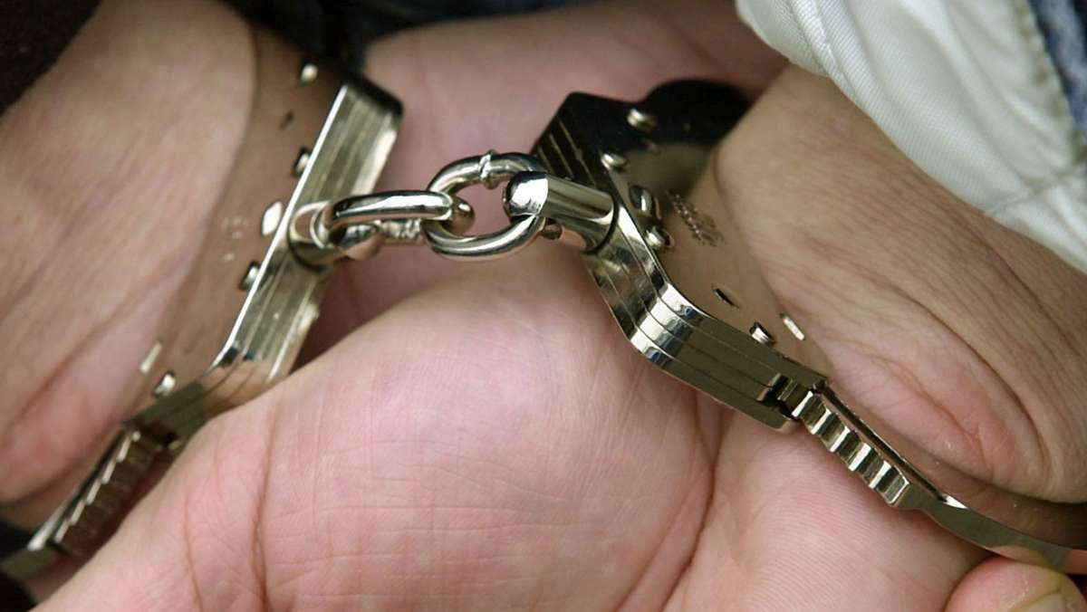 Zufallstreffer: 43-Jähriger per Haftbefehl festgenommen
