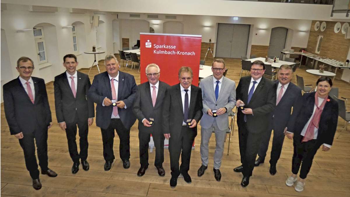 Auszeichnung: Sparkasse ehrt Kronacher Verwaltungsräte